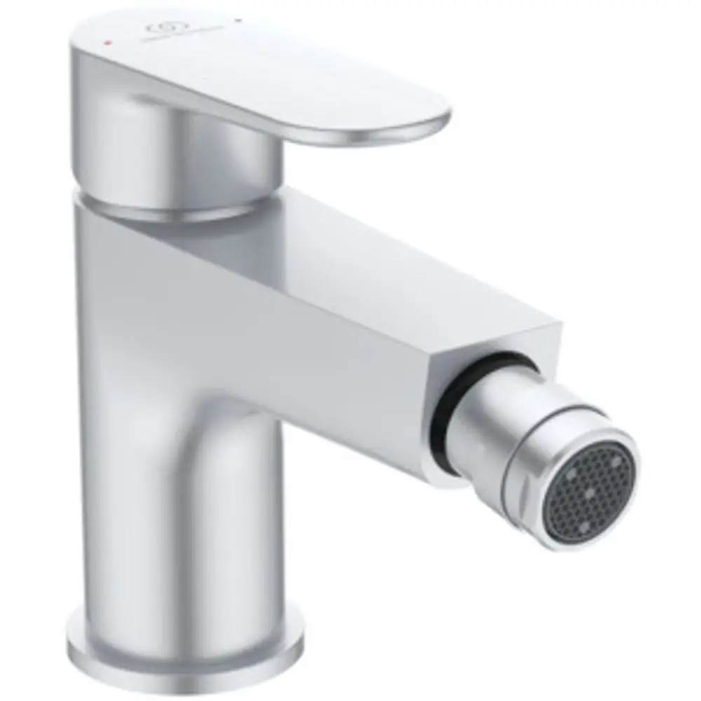 Bidetarmatur aus hochwertigem Material in Silber, hergestellt von Ideal Standard. Mit einem modernen Hebelgriff und Auslauf für eine einfache Handhabung.